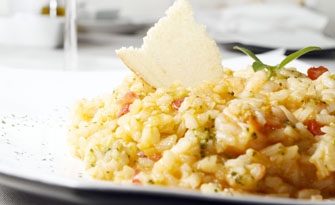 O risoto de camarão é servido no restaurante La Borgata